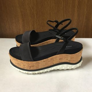 ミュウミュウ 厚底サンダル サンダル(レディース)の通販 42点 | miumiu
