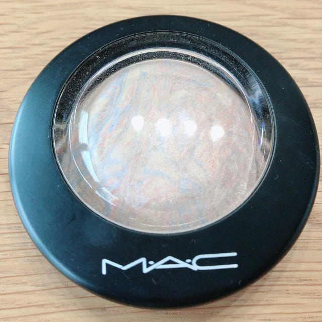 MAC(マック)のMAC ライトスカペード　フェイスパウダー コスメ/美容のベースメイク/化粧品(フェイスパウダー)の商品写真