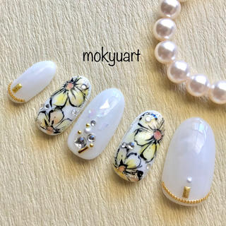 mokyuart45＊ボタニカルフラワー　ネイルチップ　イエロー　夏ネイル ハンドメイドのアクセサリー(ネイルチップ)の商品写真