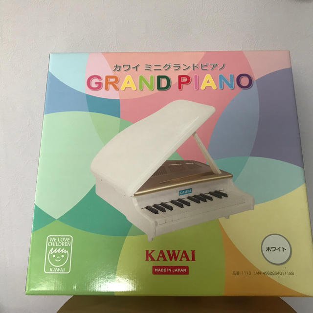 ヤマハ(ヤマハ)のカワイ KAWAI ミニピアノ 新品未使用 ホワイト グランドピアノ 出産祝い キッズ/ベビー/マタニティのおもちゃ(楽器のおもちゃ)の商品写真