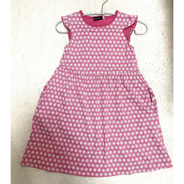 BeBe(ベベ)のbebe ワンピース 130 左右ポケットあり キッズ/ベビー/マタニティのキッズ服女の子用(90cm~)(ワンピース)の商品写真