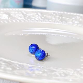 ちいさな硝子のピアス/イヤリング blue(ピアス)