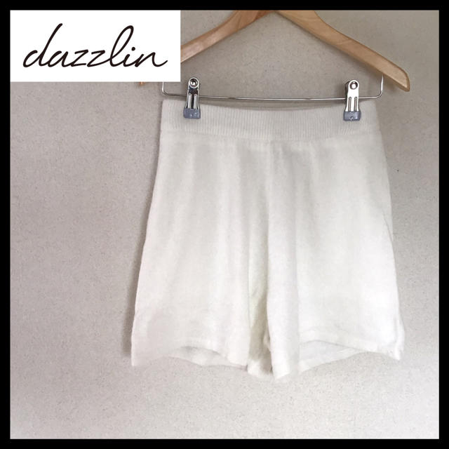 dazzlin(ダズリン)のダズリン 未使用 アンゴラニットショートパンツ Fサイズ アイボリー レディースのパンツ(ショートパンツ)の商品写真