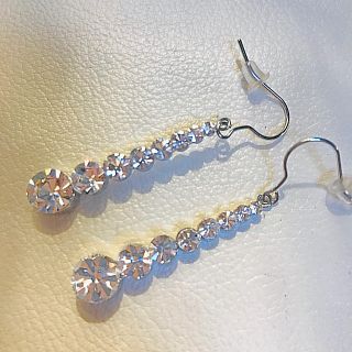 スワロフスキー(SWAROVSKI)のスワロフスキーピアス(ピアス)