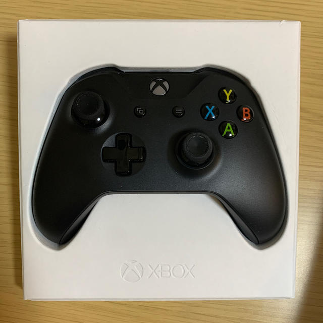 Microsoft(マイクロソフト)のXbox one コントローラー エンタメ/ホビーのゲームソフト/ゲーム機本体(家庭用ゲーム機本体)の商品写真