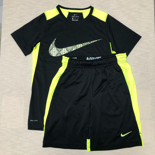 NIKE(ナイキ)のNIKE ナイキ ドライフィット Tシャツ ハーフパンツ ジュニア M キッズ/ベビー/マタニティのキッズ服男の子用(90cm~)(Tシャツ/カットソー)の商品写真