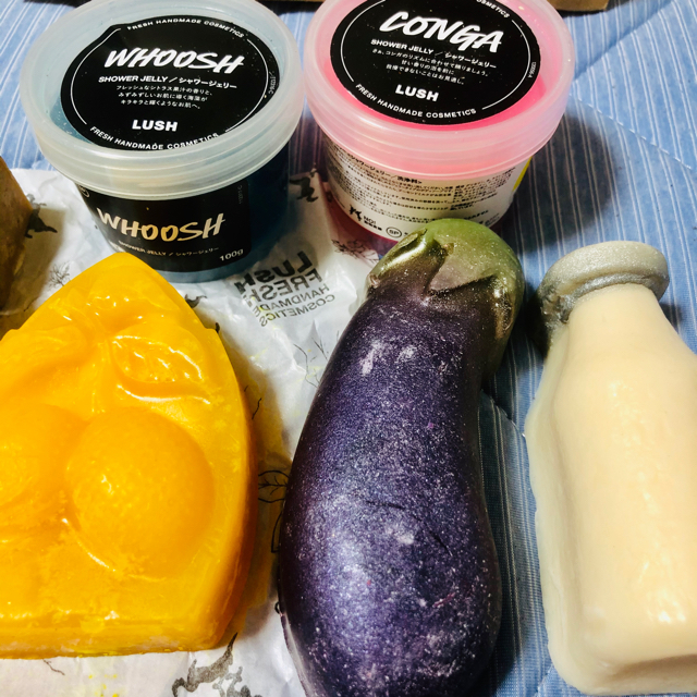 LUSH(ラッシュ)のLUSH ソープ&ソープシャワージェリー&バスオイルセット☆ コスメ/美容のボディケア(ボディソープ/石鹸)の商品写真