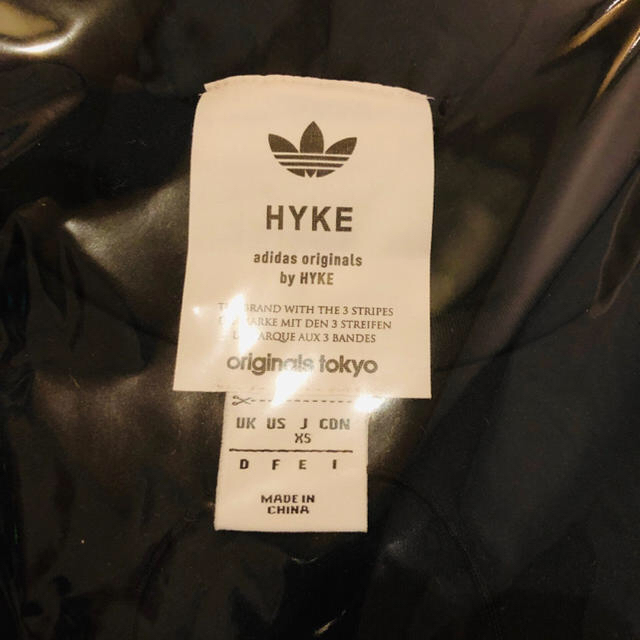 HYKE(ハイク)の【新品】HYKE × adidas ハイク × アディダス モックネック レディースのトップス(トレーナー/スウェット)の商品写真