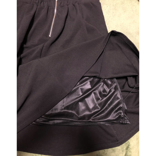 GU(ジーユー)の黒膝丈スカート レディースのスカート(ひざ丈スカート)の商品写真