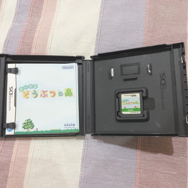 ニンテンドーDS(ニンテンドーDS)のどうぶつの森　DS エンタメ/ホビーのゲームソフト/ゲーム機本体(家庭用ゲームソフト)の商品写真