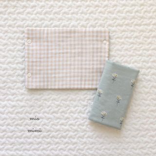 ◯ハンドメイド◯抱っこ紐よだれカバー mini flower(外出用品)