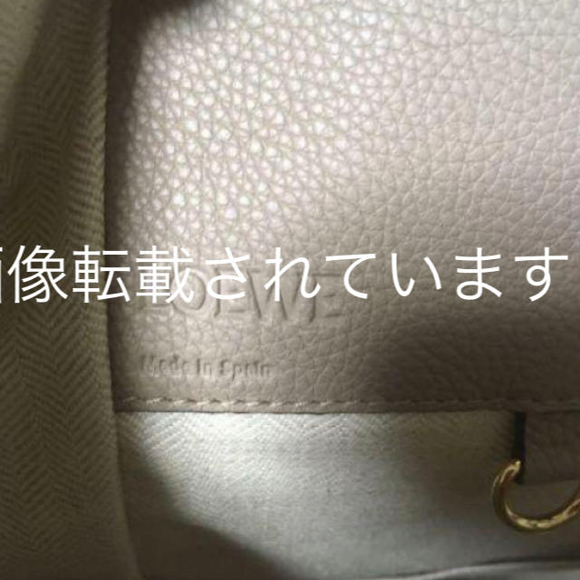 LOEWE(ロエベ)のeergujdsによる写真盗用　新品　ロエベ  ハンモック　画像転載　注意喚起 レディースのバッグ(ショルダーバッグ)の商品写真