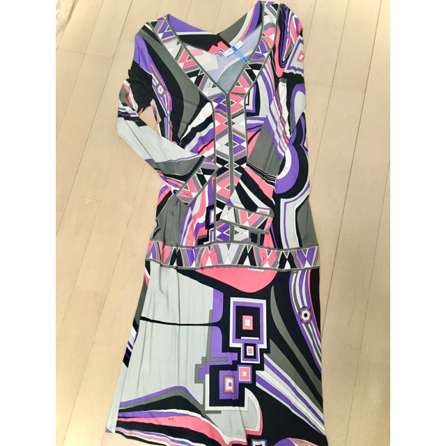 EMILIO PUCCI(エミリオプッチ)の★専用ご予約品・7／12までお取り置き★ レディースのワンピース(ひざ丈ワンピース)の商品写真