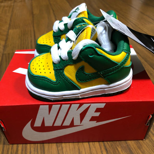 NIKE(ナイキ)の【新品】NIKE＊Dunk Low "Brazil" 8センチ キッズ/ベビー/マタニティのベビー靴/シューズ(~14cm)(スニーカー)の商品写真