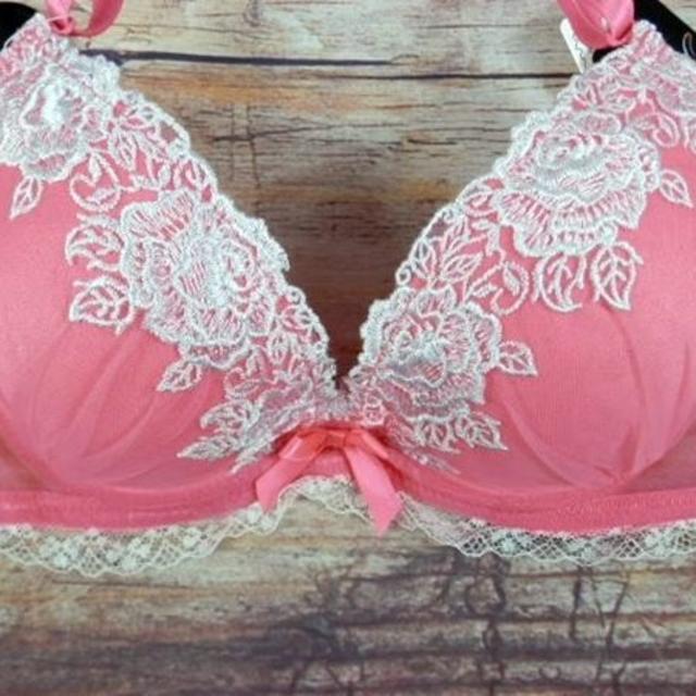 005★C70 M★美胸ブラ ショーツ Wパッド　ホワイトローズ ピンク レディースの下着/アンダーウェア(ブラ&ショーツセット)の商品写真