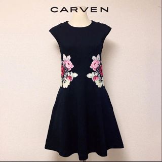 カルヴェン(CARVEN)のCARVEN  カルヴェン 花柄 花 刺繍 ワンピース フレア インポート S(ひざ丈ワンピース)