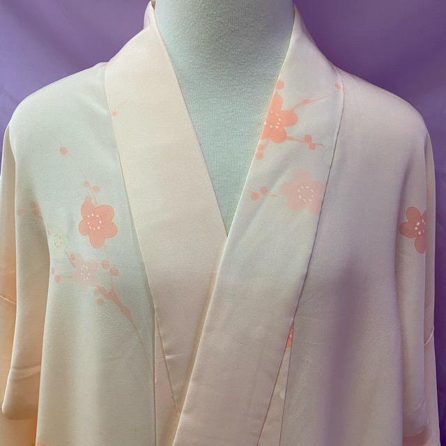 梅模様の単衣　正絹長襦袢　淡い桃色　無双袖　トールサイズ　Lサイズ レディースの水着/浴衣(その他)の商品写真