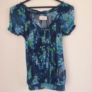 アバクロンビーアンドフィッチ(Abercrombie&Fitch)の【再値下げ】アバクロ　花柄チュニック　シアー素材(チュニック)