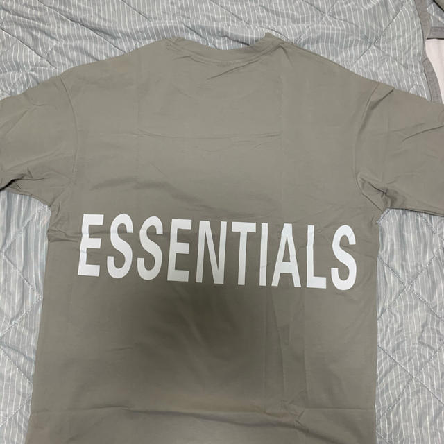 ESSENTIALS プリントTシャツ　新品未使用 レディースのトップス(Tシャツ(半袖/袖なし))の商品写真