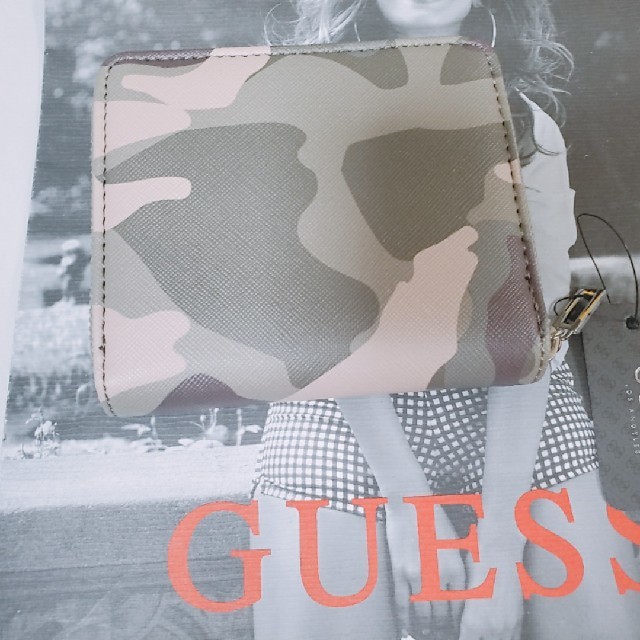 【大人気】GUESS ゲス 財布 カモフラージュ 迷彩柄 ♡ メンズのファッション小物(長財布)の商品写真