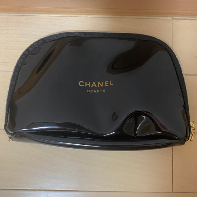 CHANEL(シャネル)の【未使用】CHANEL ノベルティ　ポーチ レディースのファッション小物(ポーチ)の商品写真