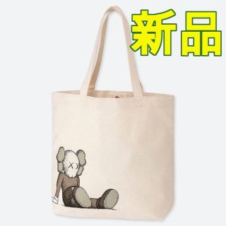 ユニクロ(UNIQLO)の【新品】カウズ トートバッグ ユニクロ(トートバッグ)