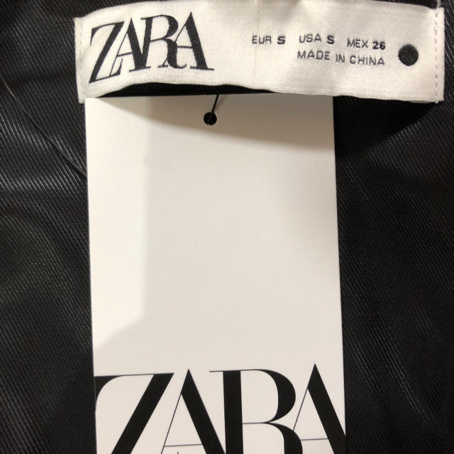 ZARA スリット入りケープ