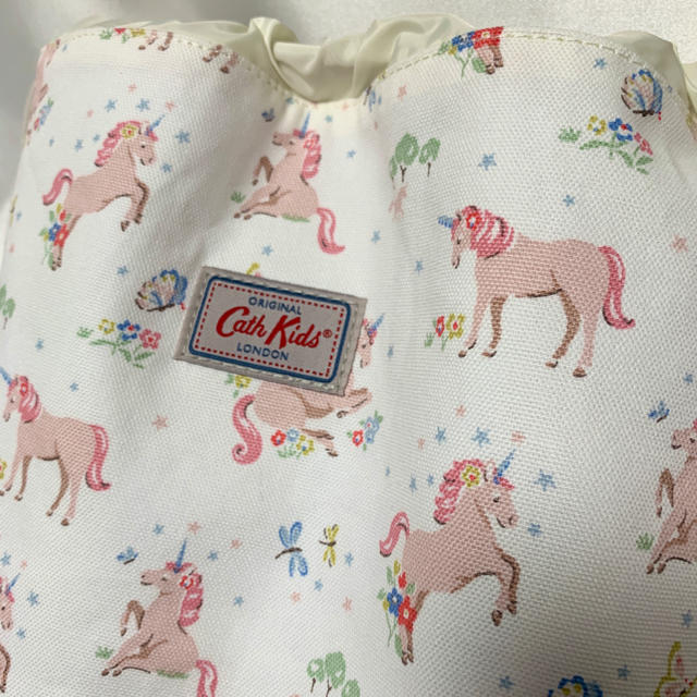 Cath Kidston(キャスキッドソン)の【新品✨】CathKidston  ユニコーンナップサック キッズ キッズ/ベビー/マタニティのこども用バッグ(リュックサック)の商品写真