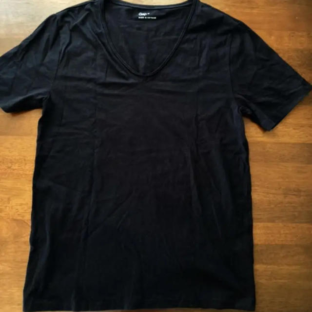 GAP(ギャップ)のGAP Vネック Tシャツ ギャップ 黒 M （ Lサイズの方でも）新品タグなし メンズのトップス(Tシャツ/カットソー(半袖/袖なし))の商品写真