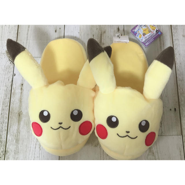 ポケモン ピカチュウ スリッパの通販 By しらたま Shop ラクマ