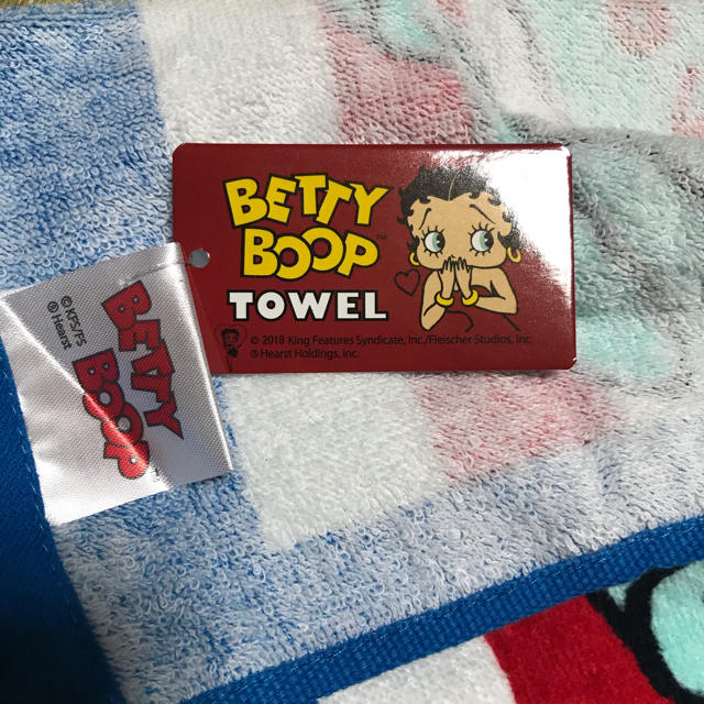 【新品】BETTY BOOP タオル インテリア/住まい/日用品の日用品/生活雑貨/旅行(タオル/バス用品)の商品写真