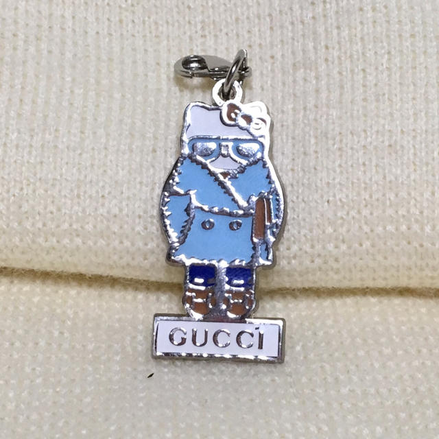 Gucci(グッチ)のGUCCI キティ チャーム レディースのバッグ(ショルダーバッグ)の商品写真