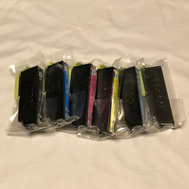 EPSON(エプソン)の【新品】EPSON 純正 インクカートリッジ 70L スマホ/家電/カメラのスマホ/家電/カメラ その他(その他)の商品写真