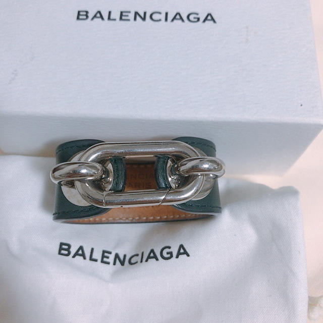 BALENCIAGAバングル