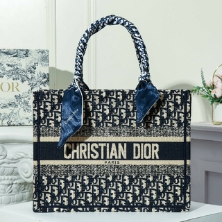 【印刷可能】 dior バッグ スカーフ 巻き方 108136-Dior バッグ スカーフ 巻き方 - Mbaheblogjppotr
