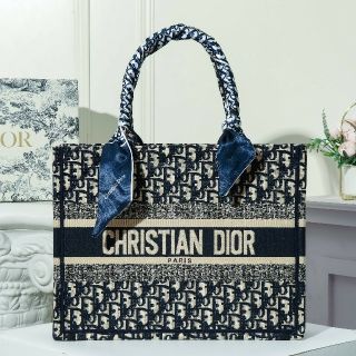 ディオール Christian Dior スカーフ トートバッグ レディース の通販 24点 クリスチャンディオールのレディースを買うならラクマ ディオール Christian Dior スカーフ トートバッグ レディース の通販 24点 クリスチャンディオールのレディースを買うならラクマ