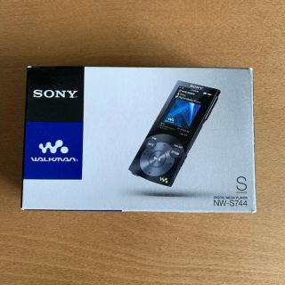 ウォークマン(WALKMAN)のSONY WALKMAN NW-S744 バイオレット　未使用品(ポータブルプレーヤー)