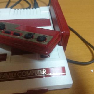 ニンテンドウ(任天堂)のファミコンミニ(家庭用ゲーム機本体)