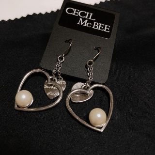 セシルマクビー(CECIL McBEE)のCECIL Mc BEE ハートパールシルバーピアス(ピアス)