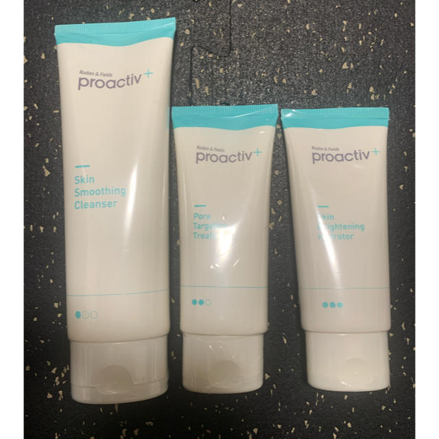 proactiv(プロアクティブ)のプロアクティブ　【洗顔・美容液・クリーム】3つセット コスメ/美容のスキンケア/基礎化粧品(洗顔料)の商品写真