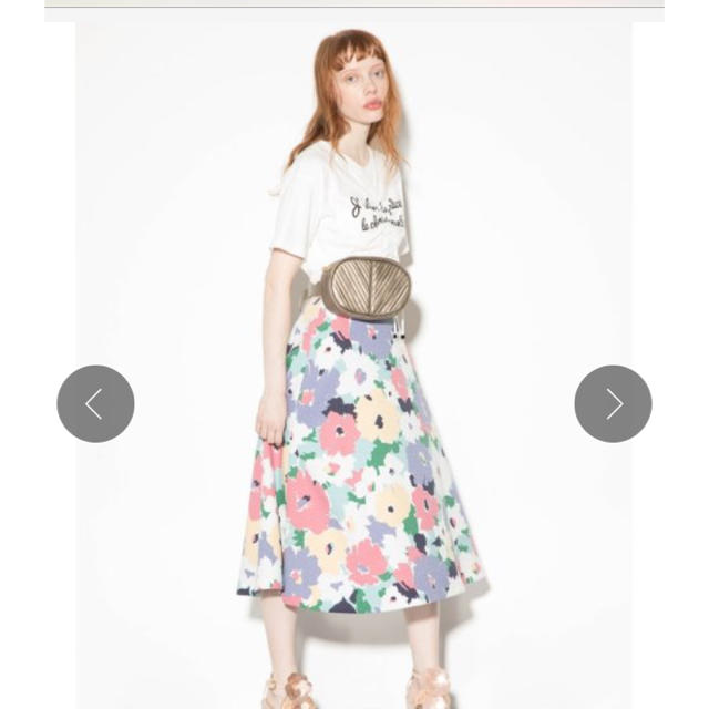 Lily Brown(リリーブラウン)の花柄ミディフレアスカート レディースのスカート(ロングスカート)の商品写真