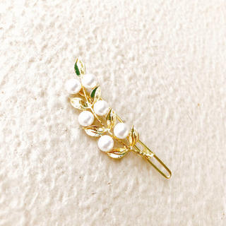 アメリヴィンテージ(Ameri VINTAGE)のgold leaf moon & pearl hair pin *ヘアピン(ヘアピン)