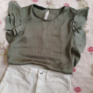 ザラ(ZARA)のZARA(シャツ/ブラウス(半袖/袖なし))