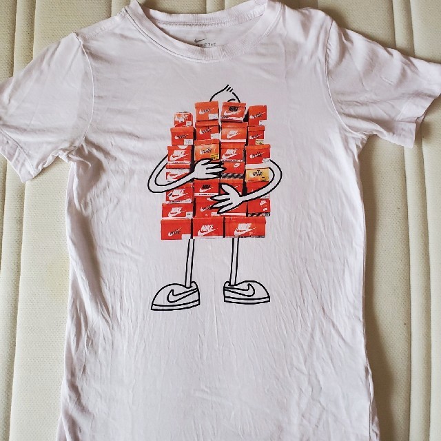 NIKE(ナイキ)のNIKETシャツ レディースのトップス(Tシャツ(半袖/袖なし))の商品写真