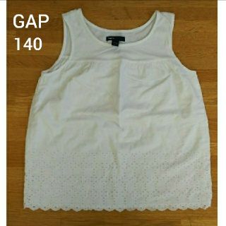 ギャップキッズ(GAP Kids)の【美品】GAPkids 白花柄刺繍 トップス 140センチ(Tシャツ/カットソー)