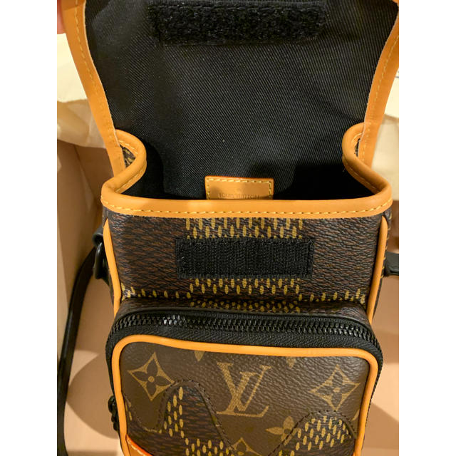 LOUIS VUITTON(ルイヴィトン)の2020preFW ルイヴィトン✖︎NIGO アマゾンメッセンジャー　 メンズのバッグ(ショルダーバッグ)の商品写真