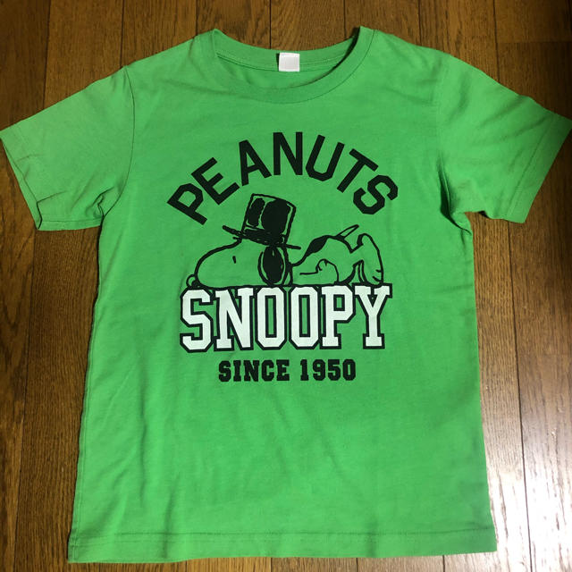 UNIQLO(ユニクロ)のUNIQLO UT キッズTシャツ 130size SNOOPY キッズ/ベビー/マタニティのキッズ服男の子用(90cm~)(Tシャツ/カットソー)の商品写真