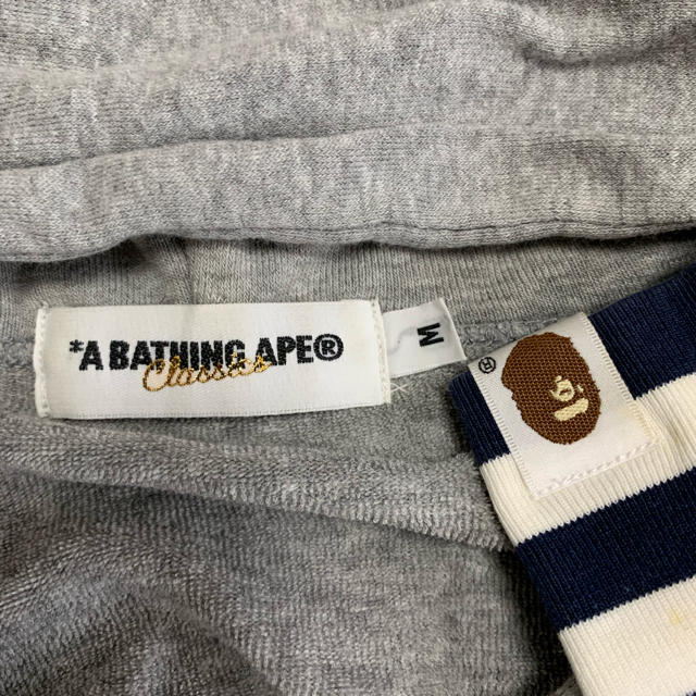 A BATHING APE(アベイシングエイプ)の激安Mサイズ！ BAPEスター猿顔ワッペンジップパーカー灰色 メンズのトップス(パーカー)の商品写真