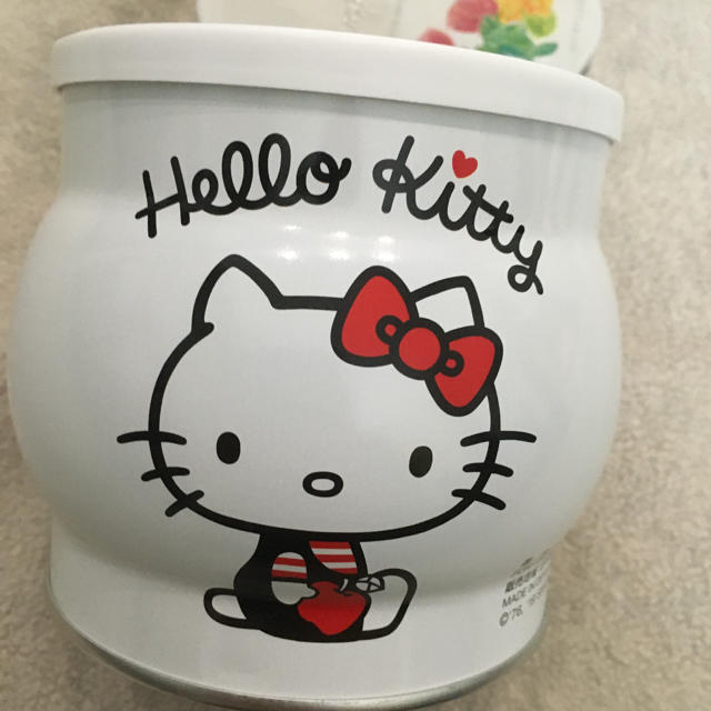 ハローキティ(ハローキティ)の■HELLO  KITTY  空き缶 エンタメ/ホビーのおもちゃ/ぬいぐるみ(キャラクターグッズ)の商品写真