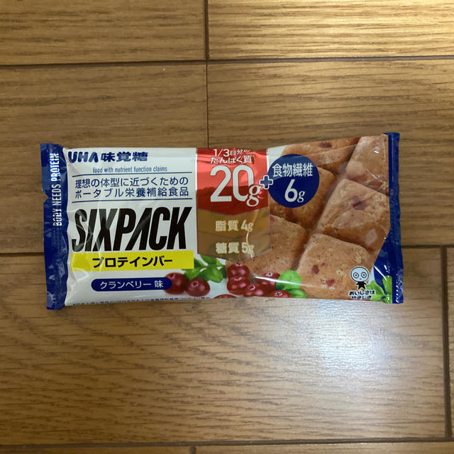 UHA味覚糖(ユーハミカクトウ)のSIXPACK プロテインバー クランベリー 味(最終値下げ) コスメ/美容のダイエット(ダイエット食品)の商品写真